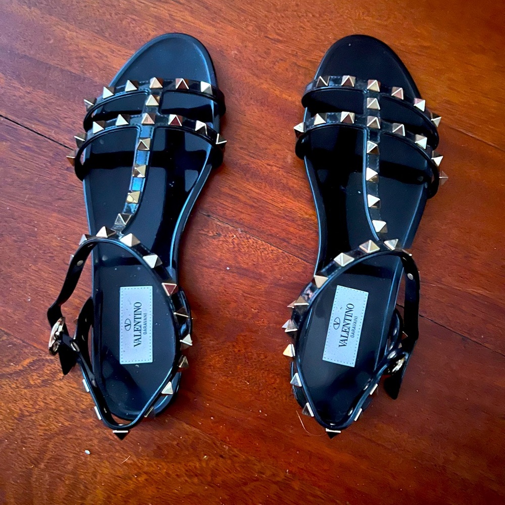 Valentino spiked sandals size 38 almost new !!!